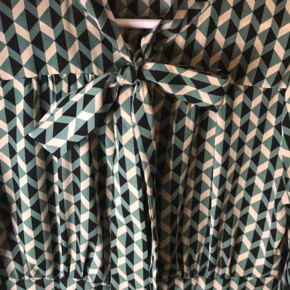 Long Sleeve Button-up Tie-front Dress - Picture 3 of 4